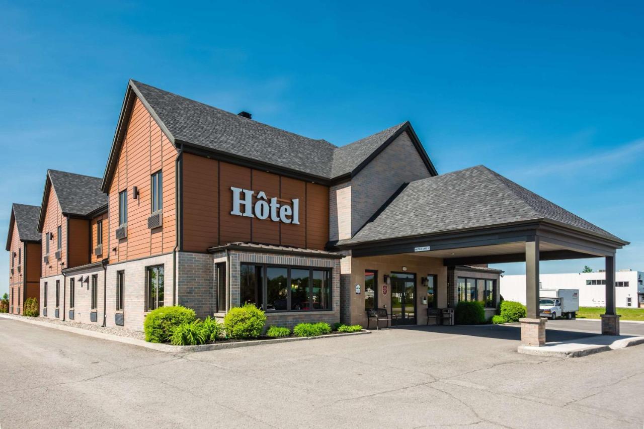 Econo Lodge Inn & Suites Saint Apollinaire Exterior foto